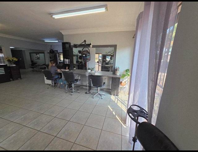 BUSINESS PROPERTY TO RENT IN GARSFONTEIN
